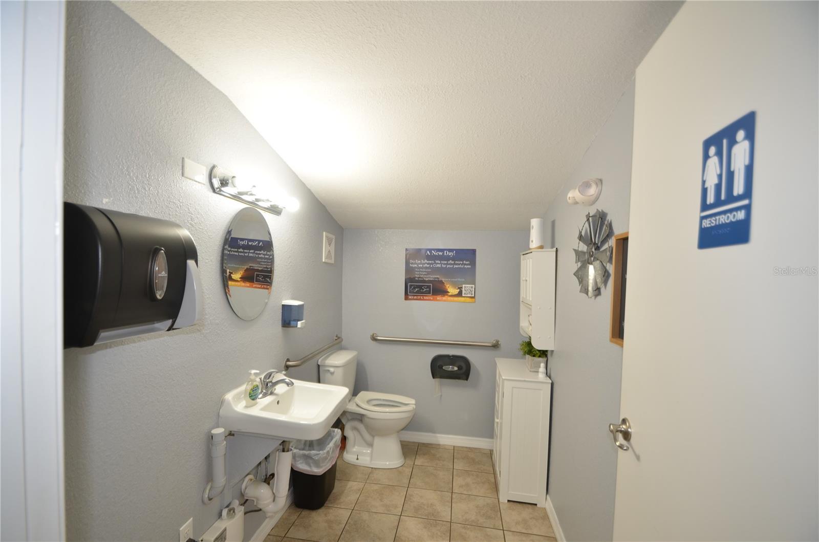 2442 Ne Highway 70 Property Photo 33