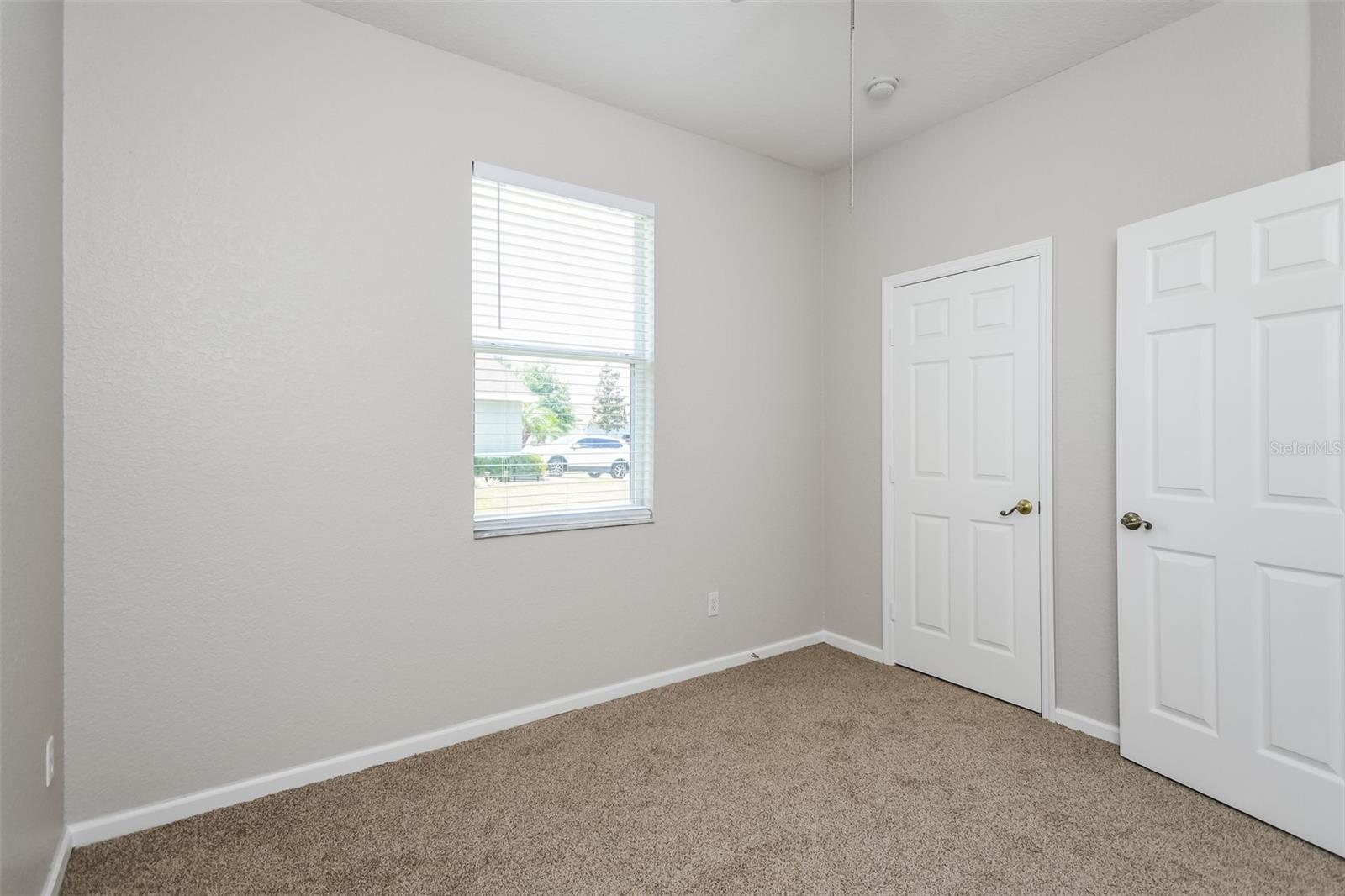 2925 Willow Creek Ln Property Photo 13