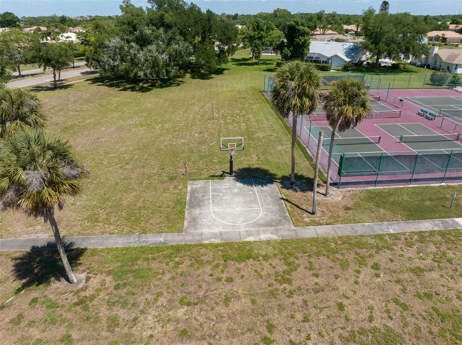 3162 E Village Dr Property Photo 45