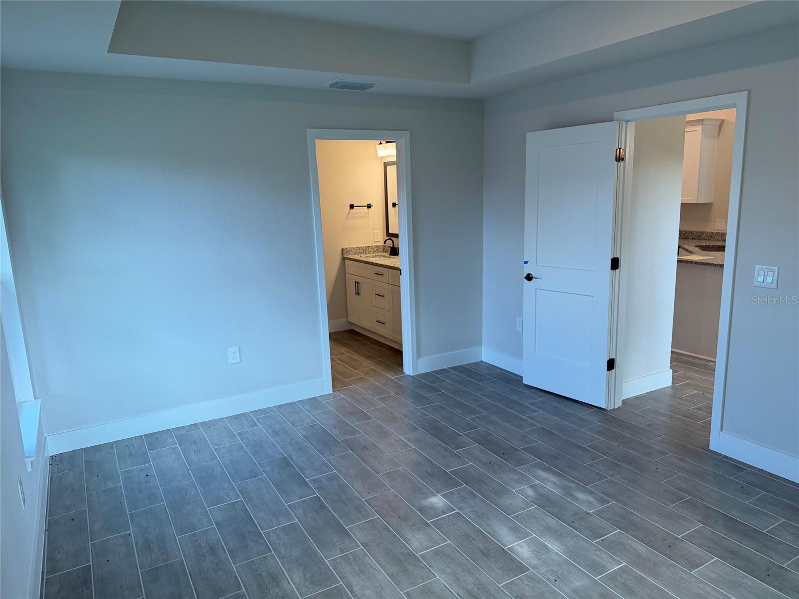 4508 Brintnall St Property Photo 7