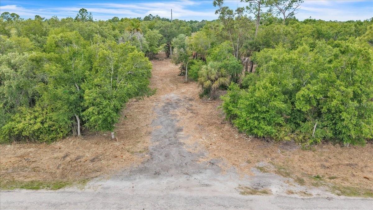 2271 Aspen Rd Property Photo 2