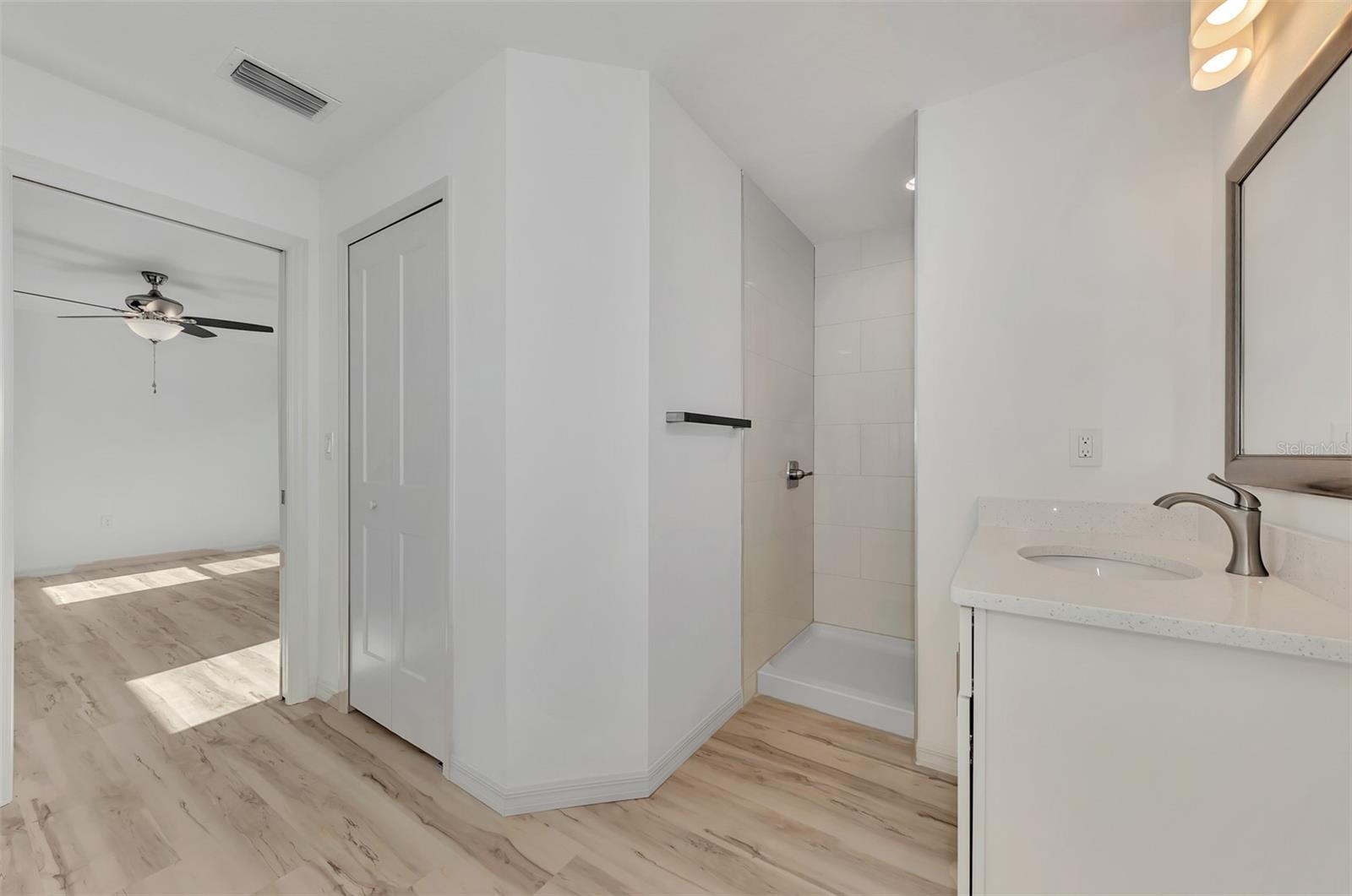 3383 Dryden St Property Photo 13