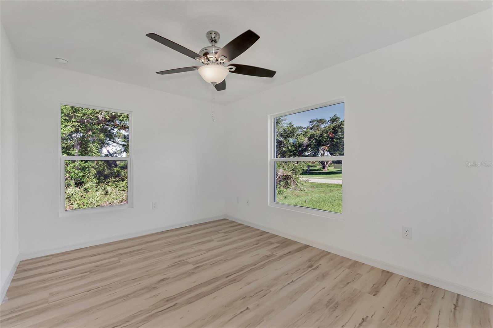 3383 Dryden St Property Photo 14