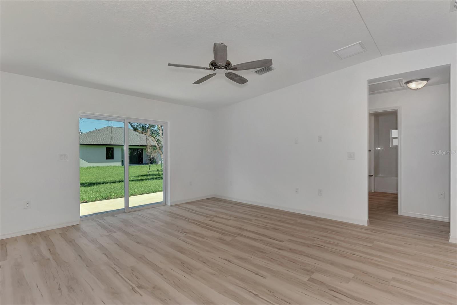 3383 Dryden St Property Photo 22