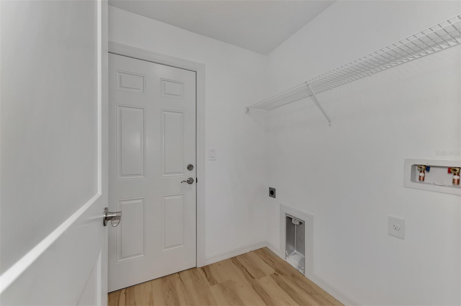 3383 Dryden St Property Photo 23