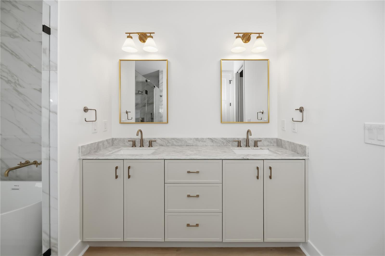 16692 Liggett Cir Property Photo 24