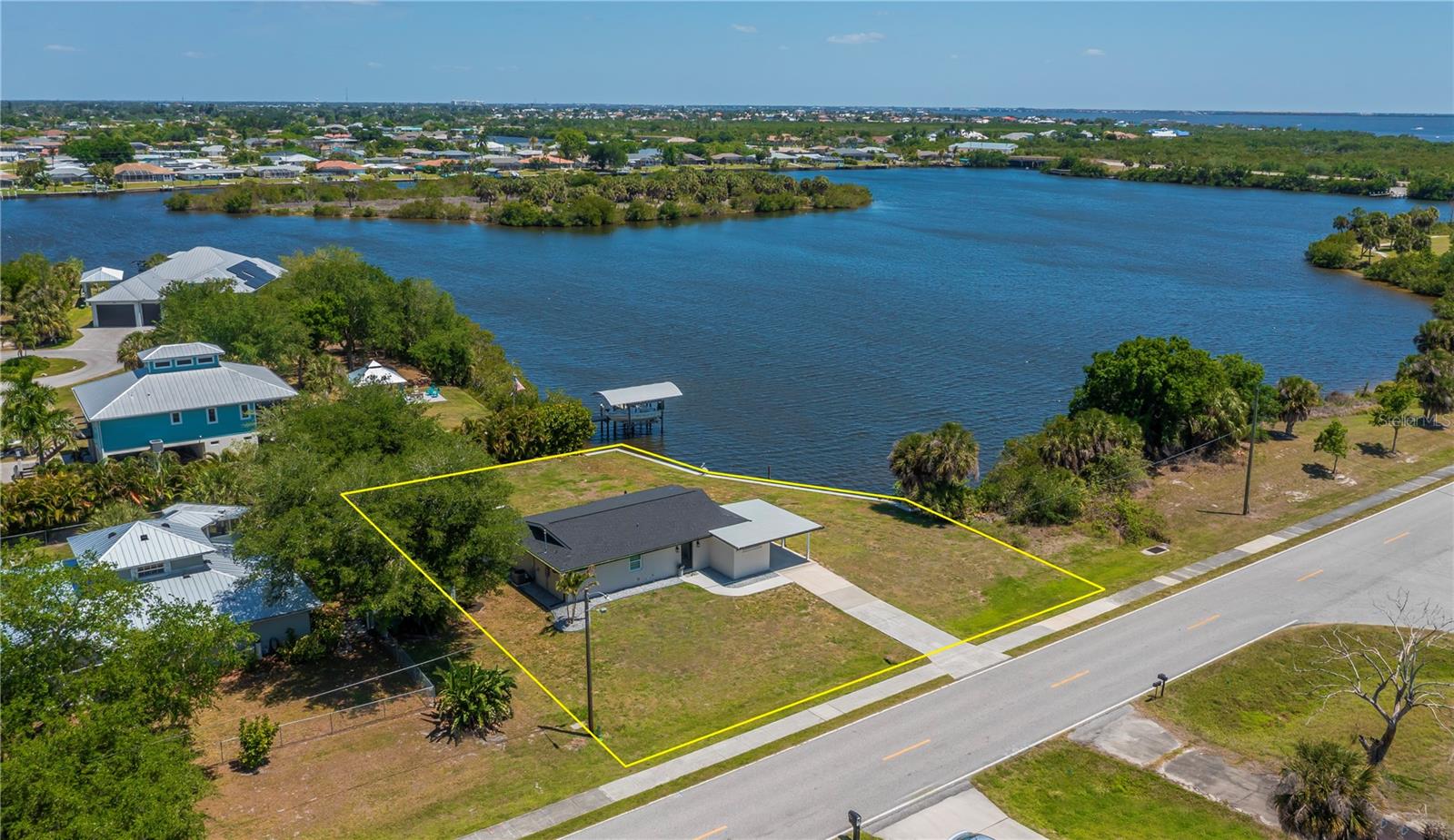 3404 Lake View Blvd Property Photo 1
