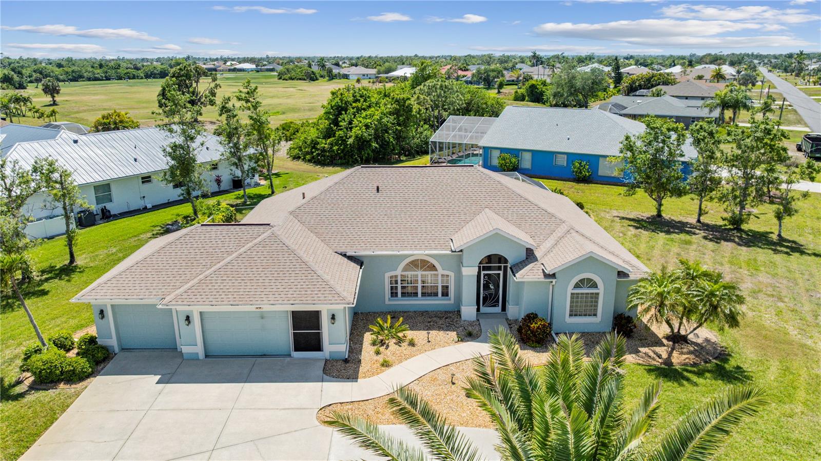 54 Medalist Pl Property Photo 3