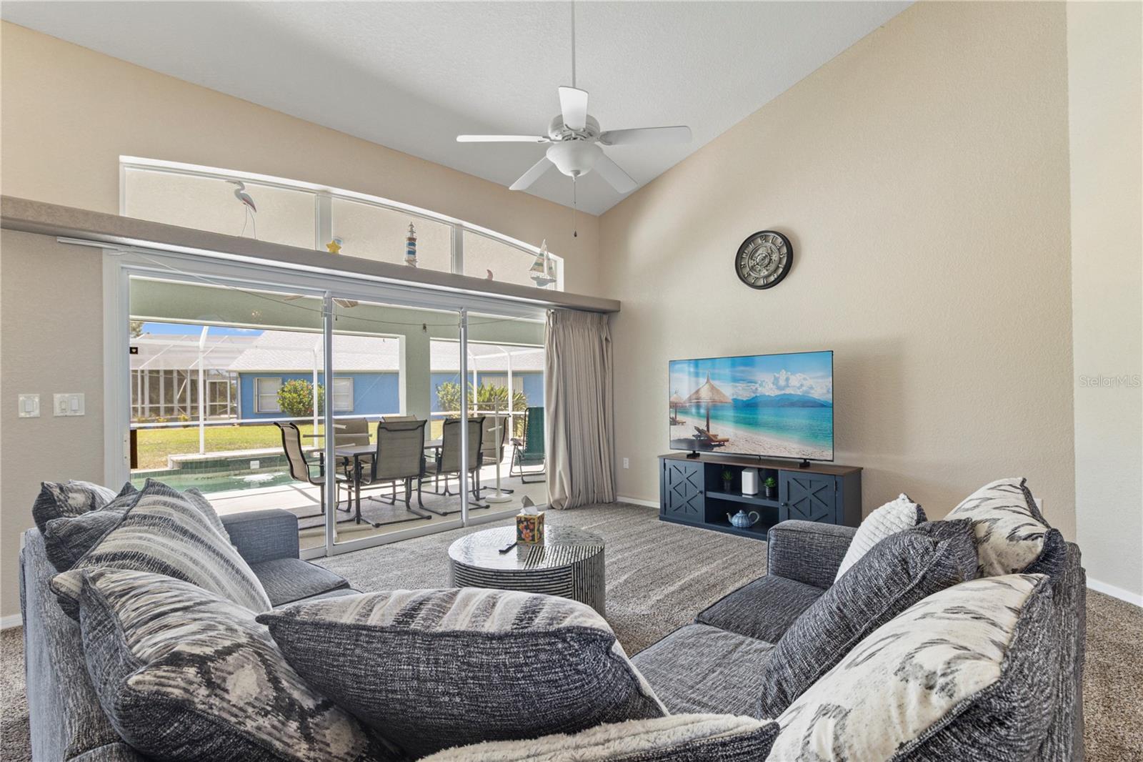 54 Medalist Pl Property Photo 9