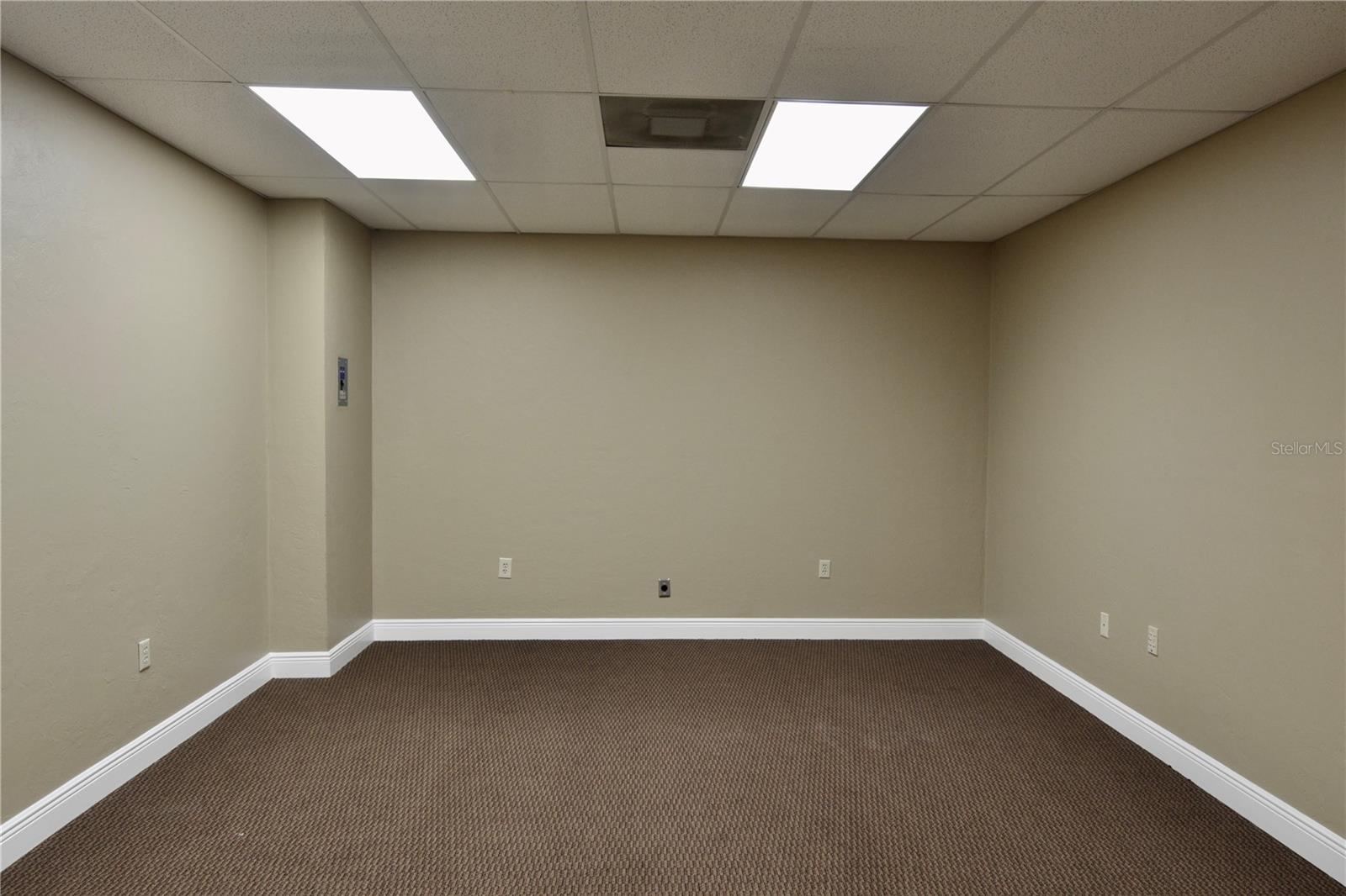 2496 Caring Way #b Property Photo 6