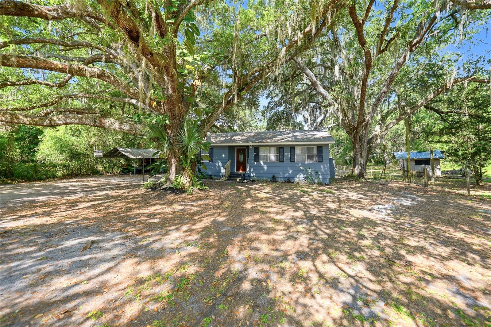 2403 Se Pointer Ave Property Photo 1