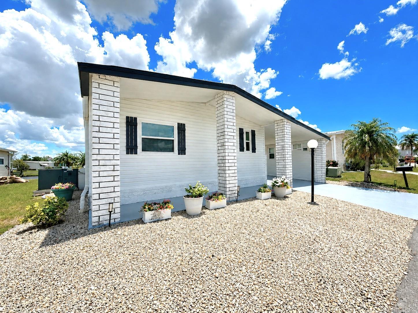 216 Martinique Rd Property Photo 1
