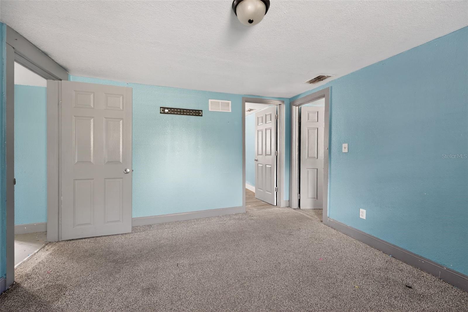 108 Earl Ave Property Photo 8