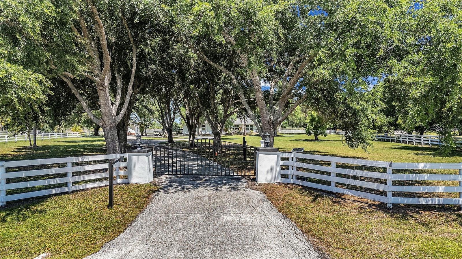 5222 Blackjack Cir Property Photo 3