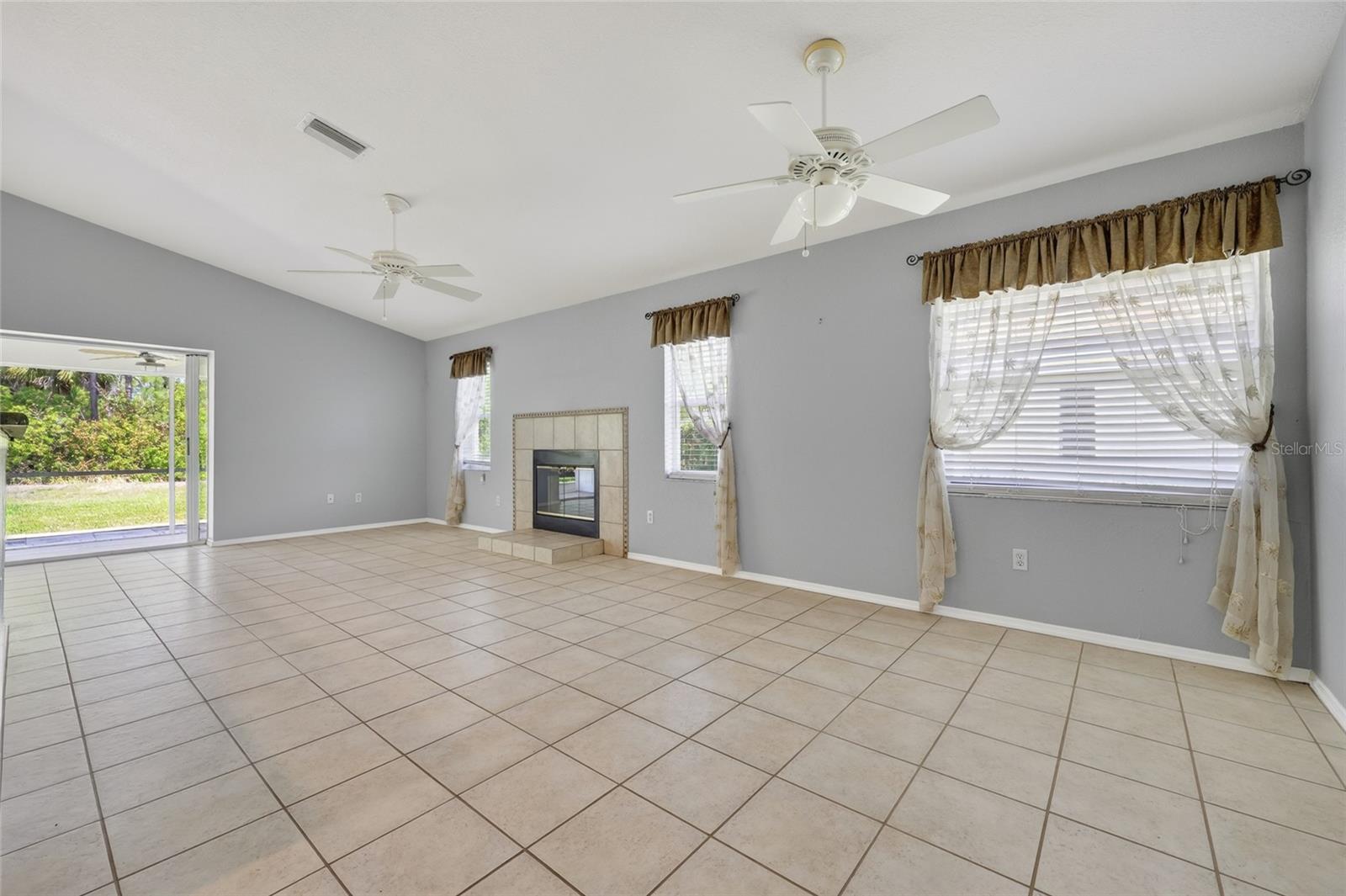 13440 Sw Pembroke Cir N Property Photo 7