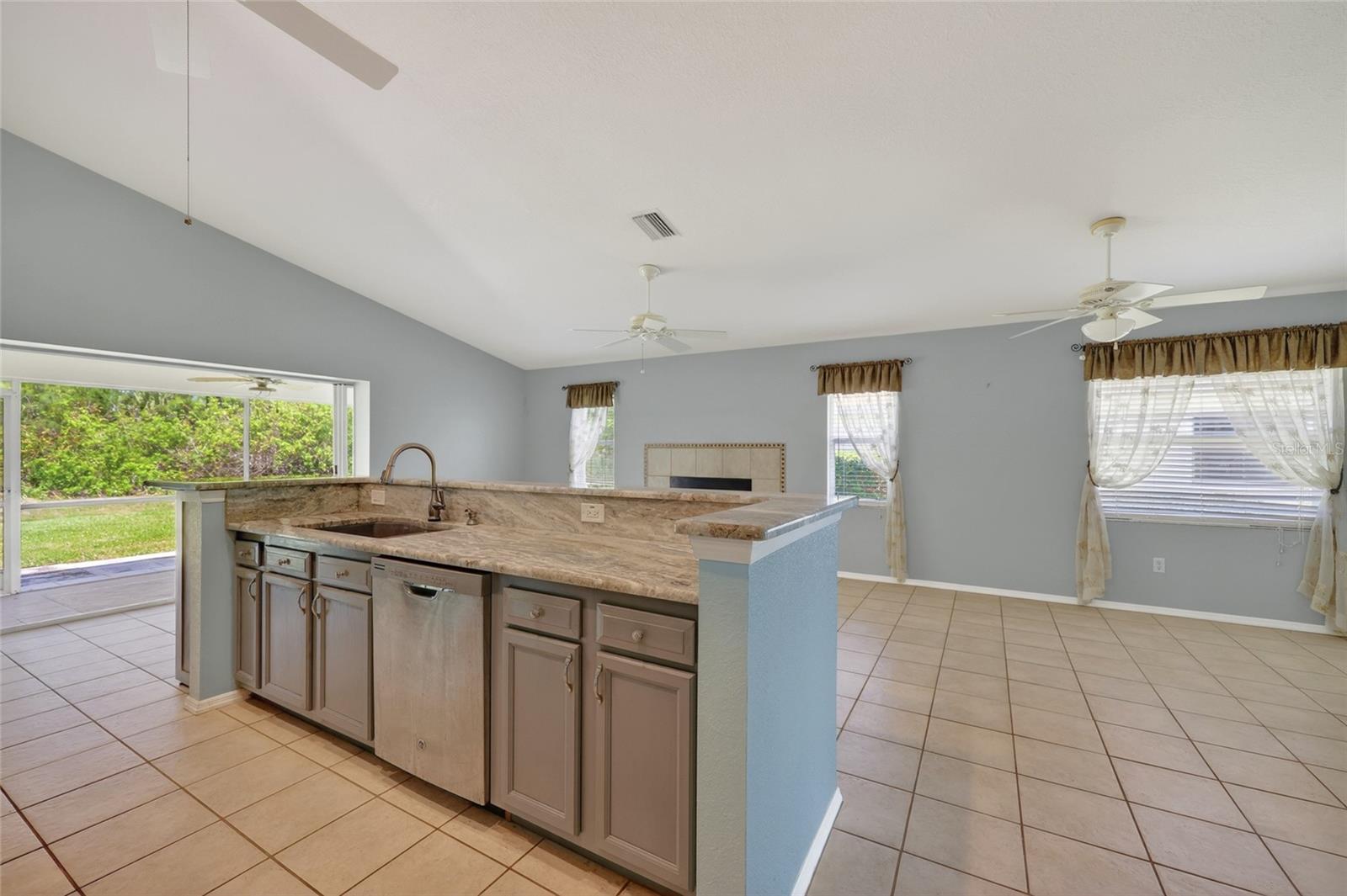 13440 Sw Pembroke Cir N Property Photo 12