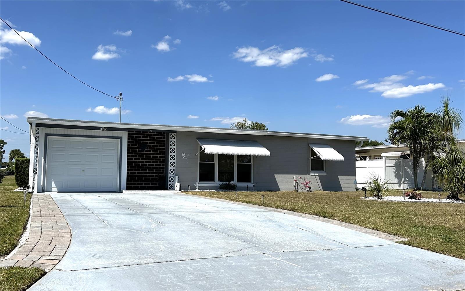 123 Poinsettia Cir Ne Property Photo