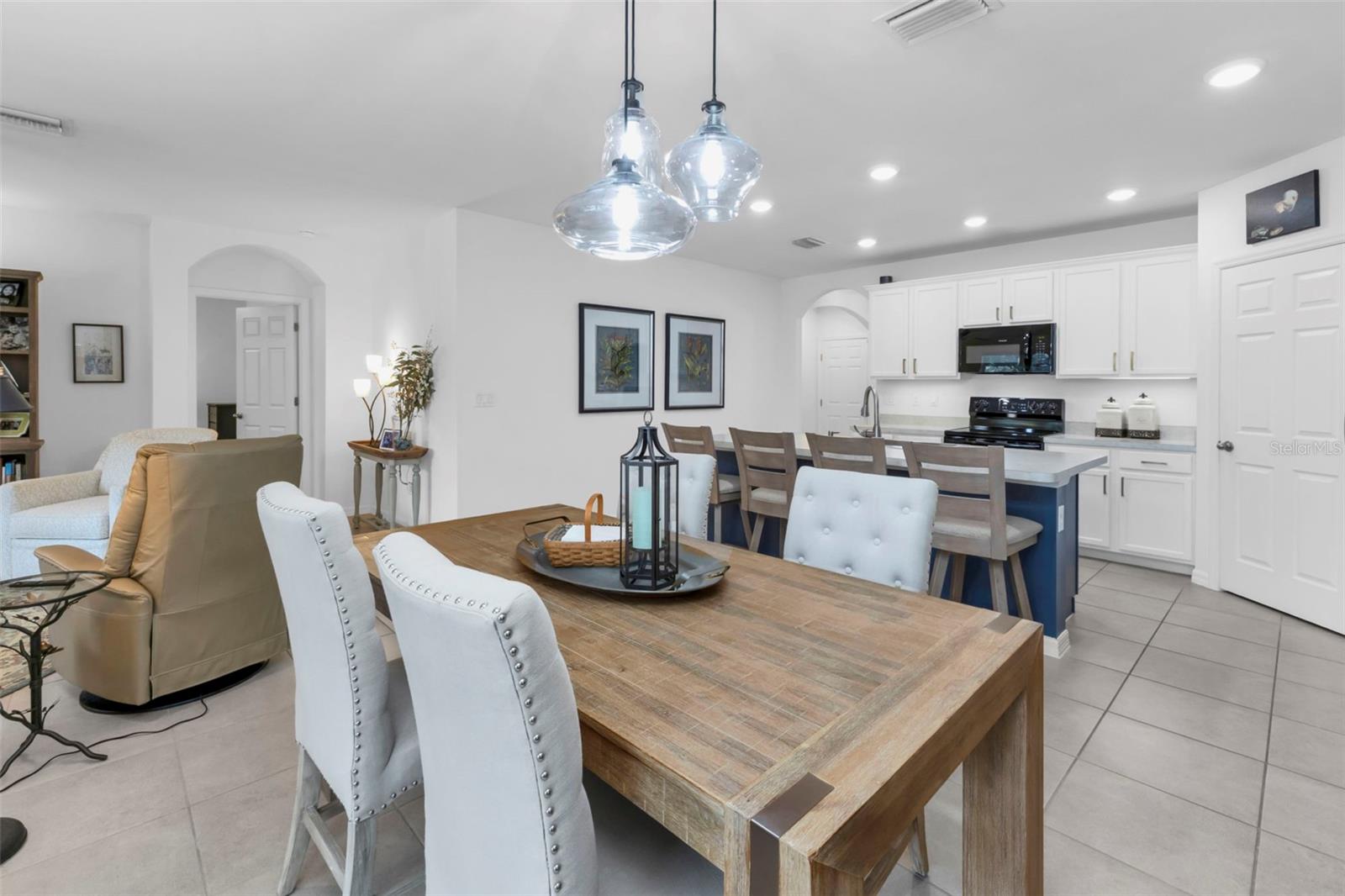 7676 Mikasa Dr Property Photo 15