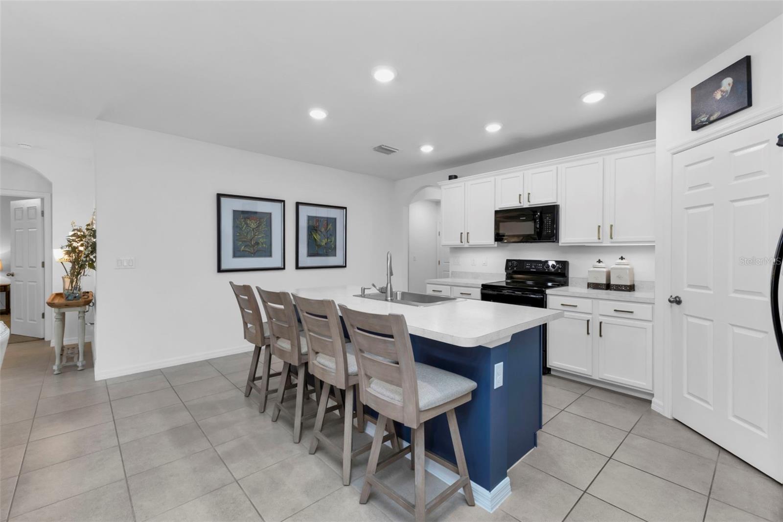 7676 Mikasa Dr Property Photo 16