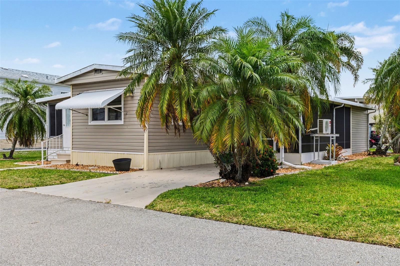 20 Holland Dr Property Photo 2
