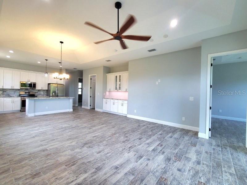 1038 San Cristobal Ave Property Photo 4
