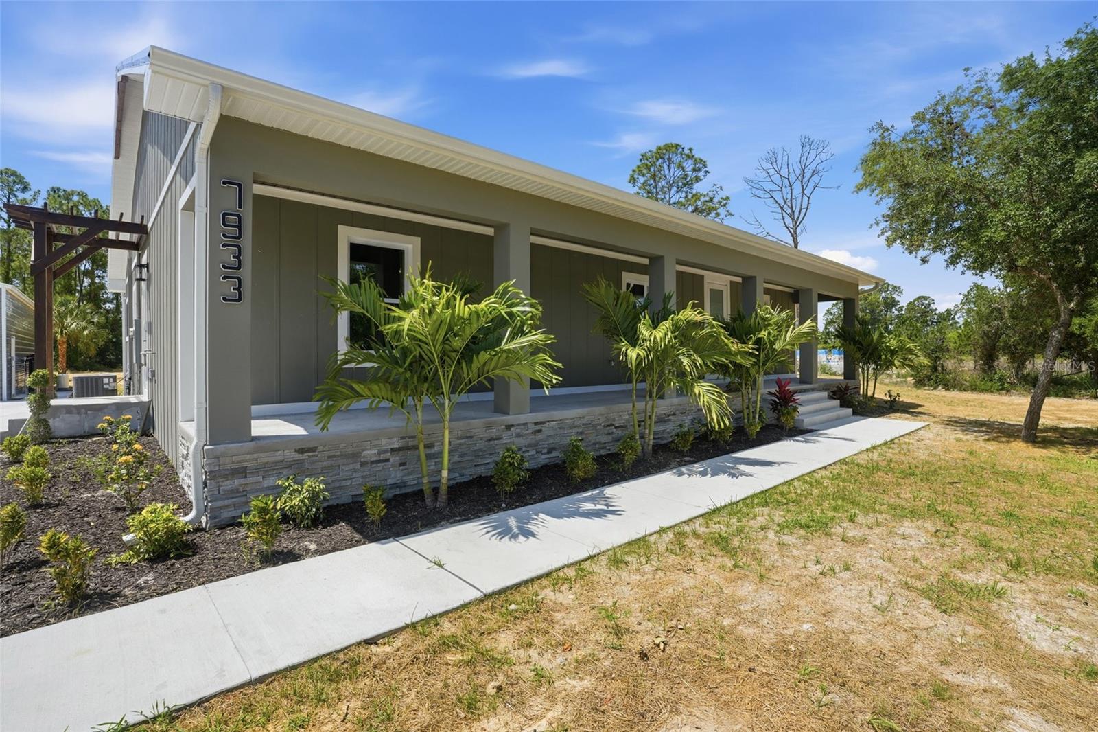 7933 5th Ter Property Photo 2