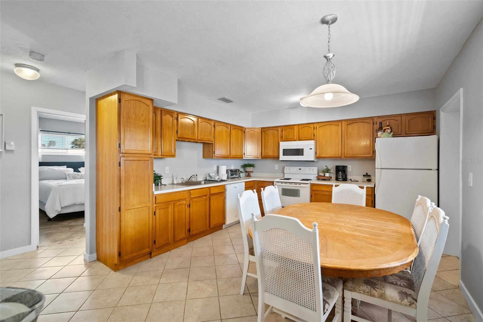 380 Base Ave E #202 Property Photo 4
