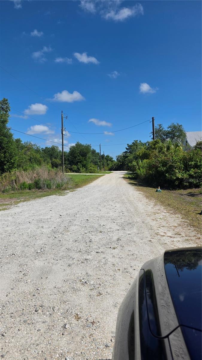 2094 Middle Ter Property Photo 3