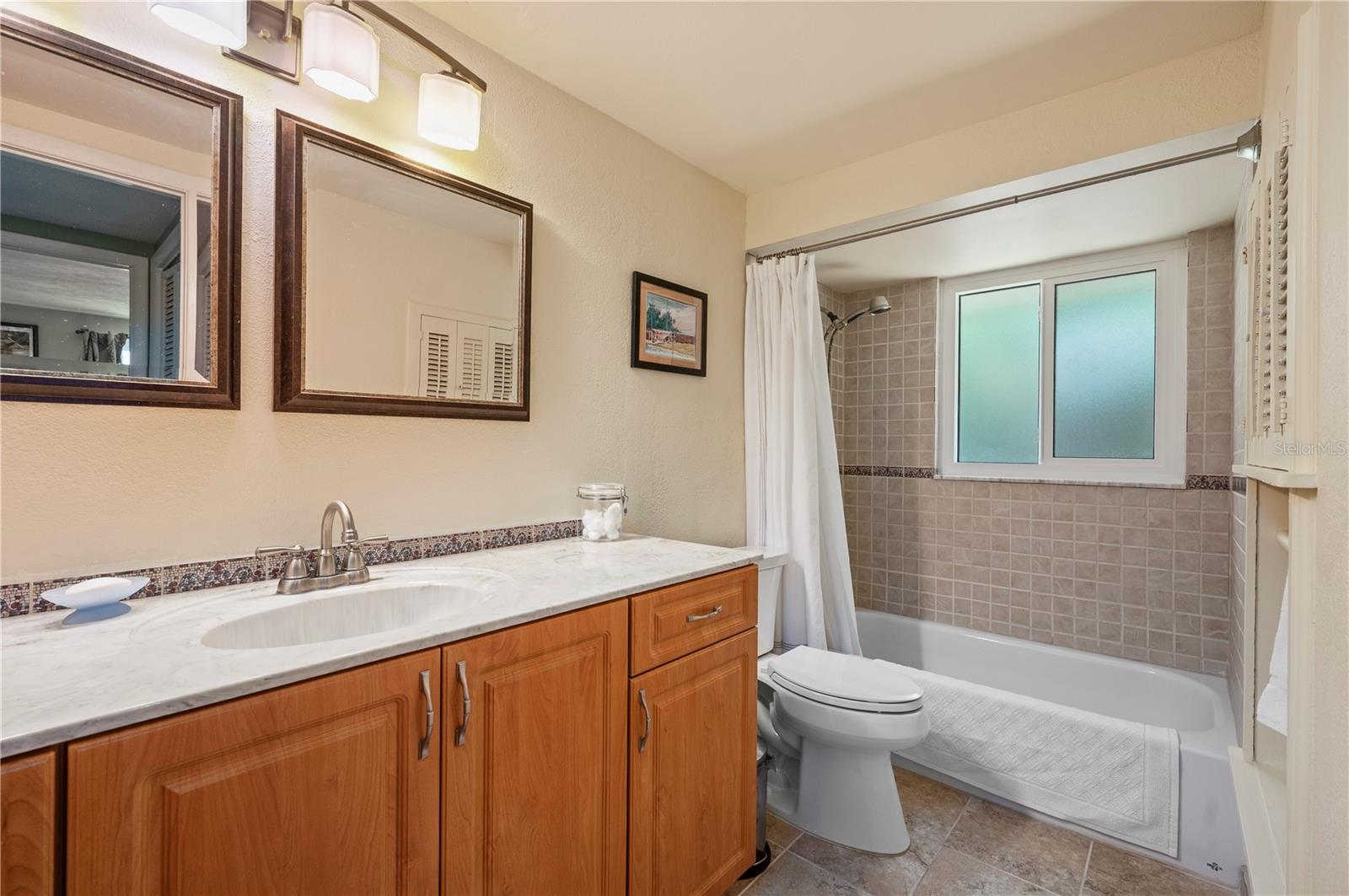 540 Grove Ave Nw Property Photo 33