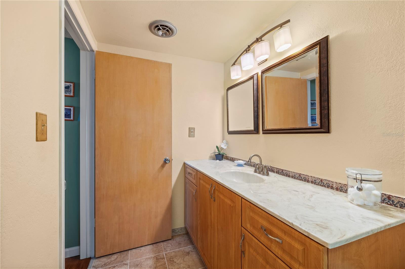 540 Grove Ave Nw Property Photo 34