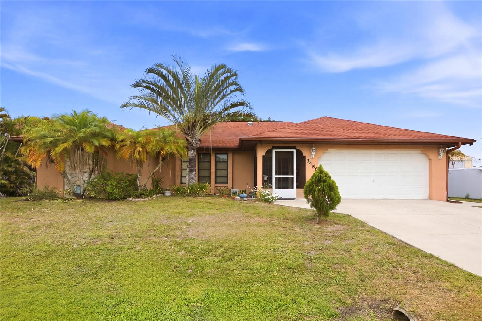 3456 Dwight St Property Photo 2
