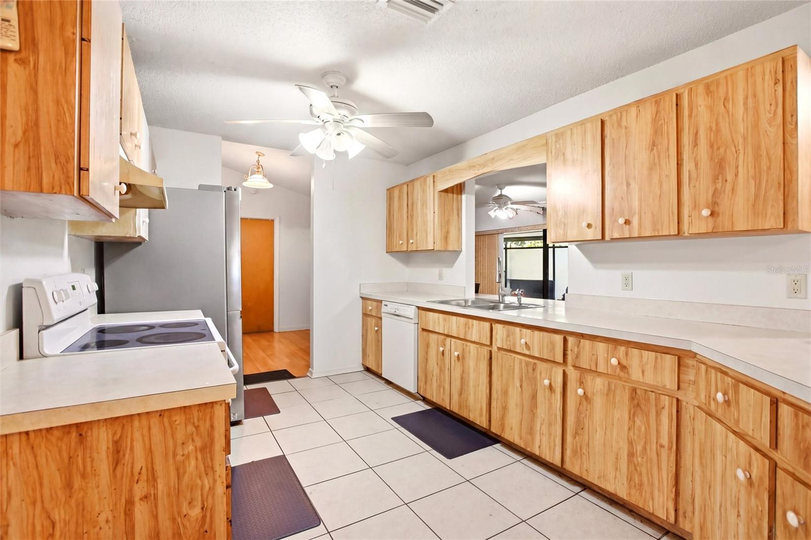 3456 Dwight St Property Photo 12