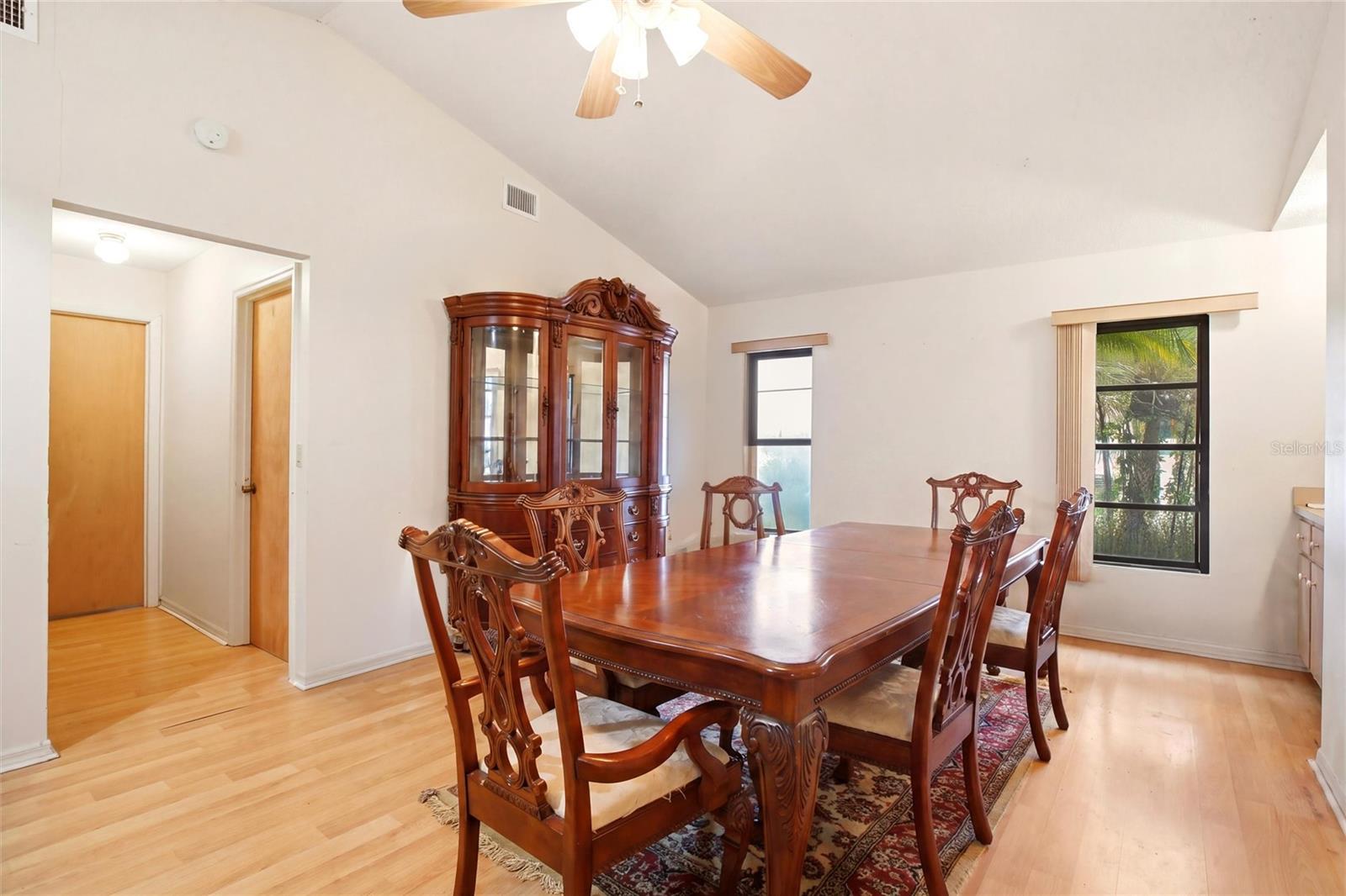 3456 Dwight St Property Photo 18