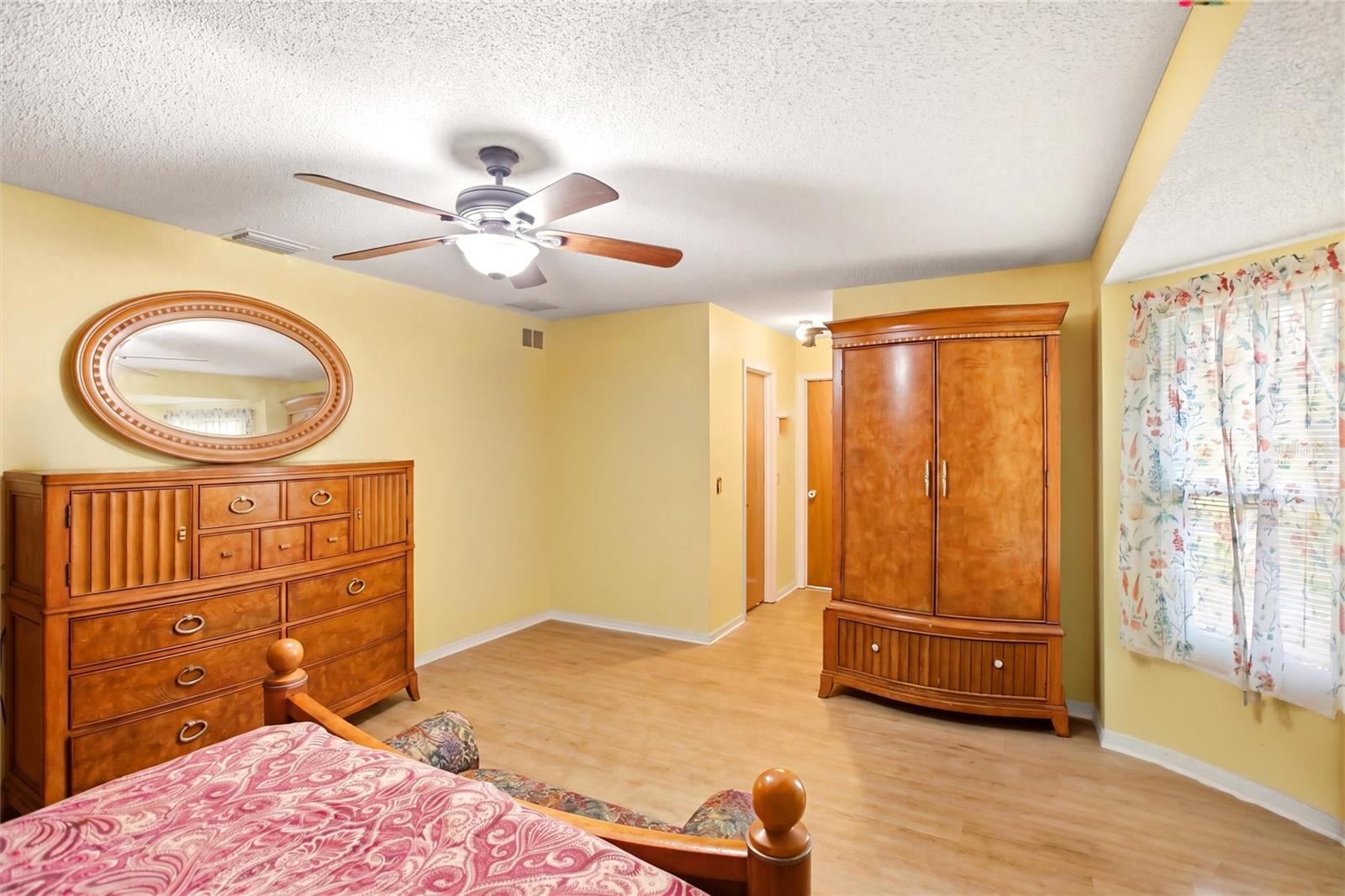 3456 Dwight St Property Photo 28