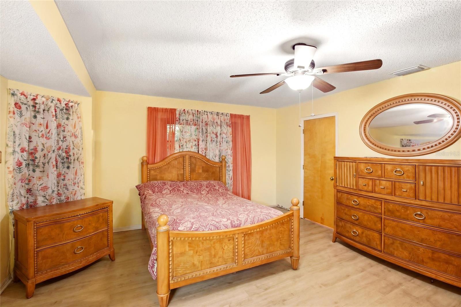 3456 Dwight St Property Photo 30