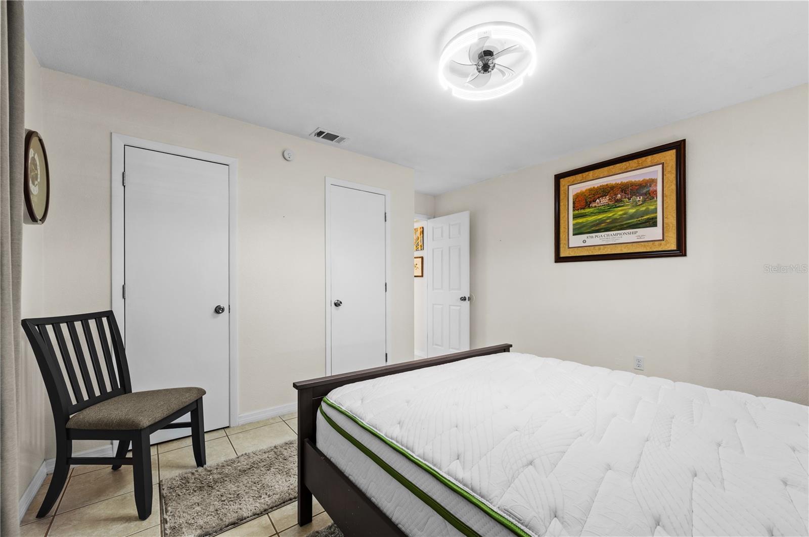 182 Boundary Blvd #b Property Photo 4