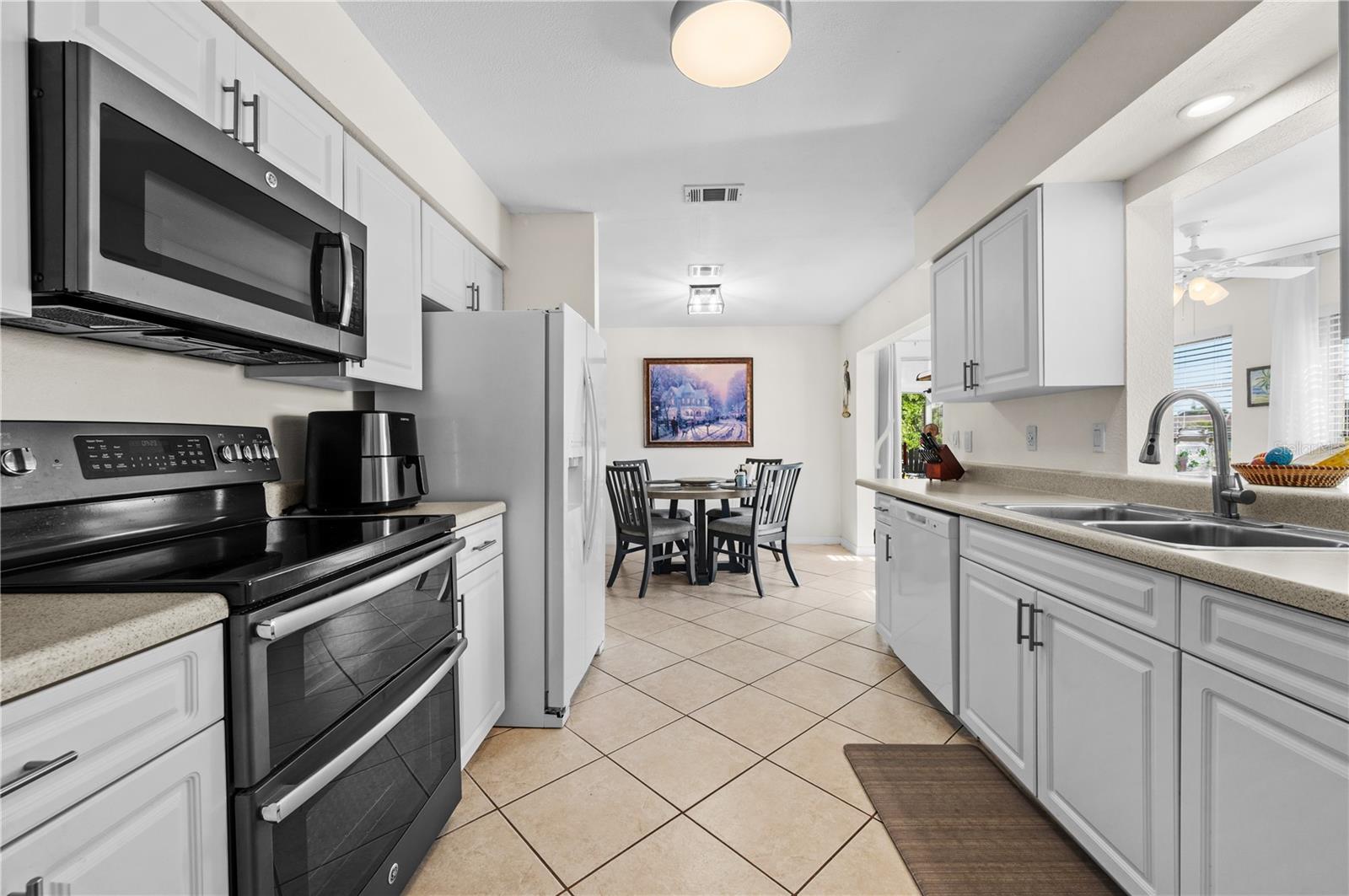 182 Boundary Blvd #b Property Photo 48