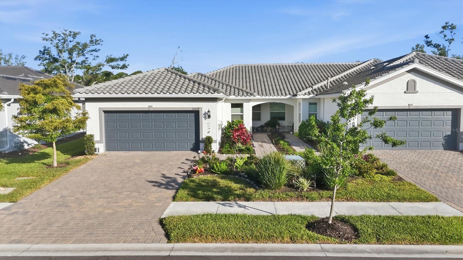 25029 Pearl Lake Cir Property Photo 1