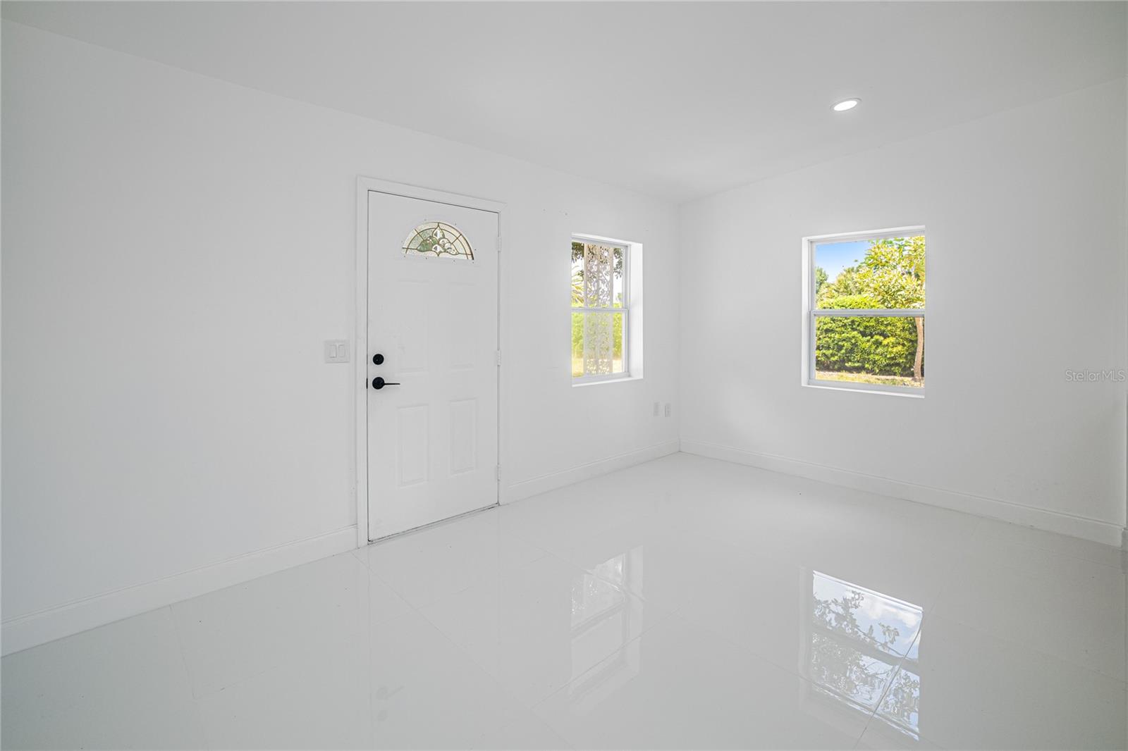 203 Waterway Cir Ne Property Photo 4