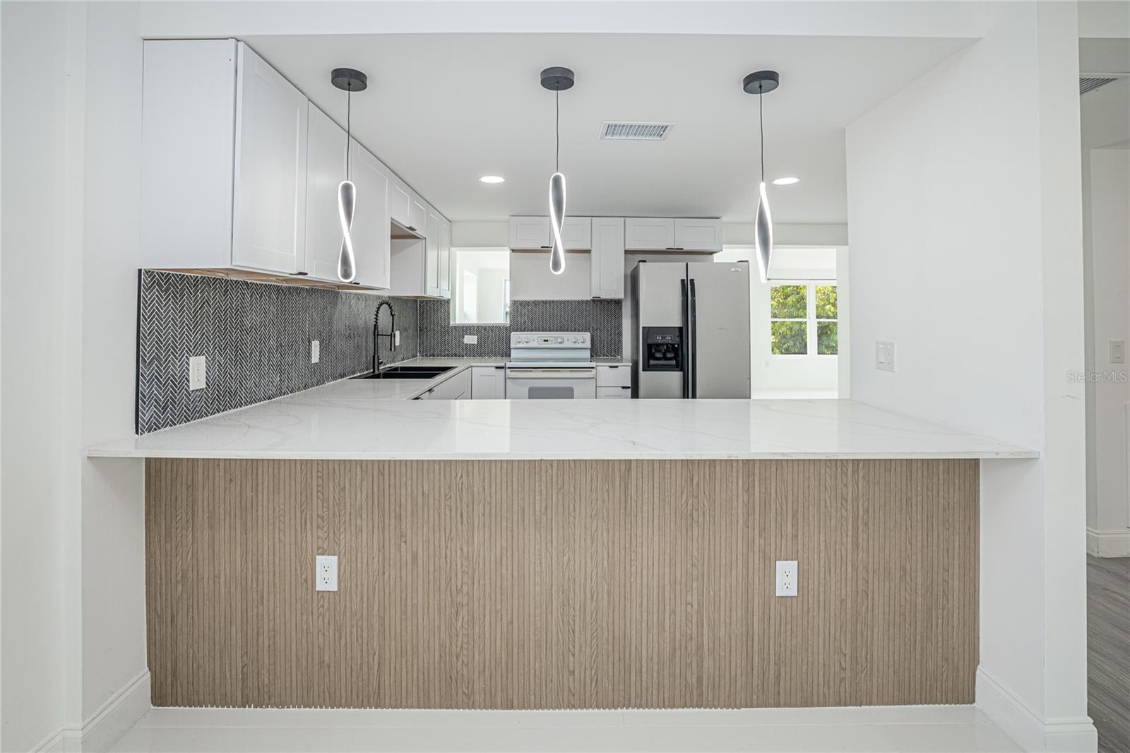 203 Waterway Cir Ne Property Photo 8