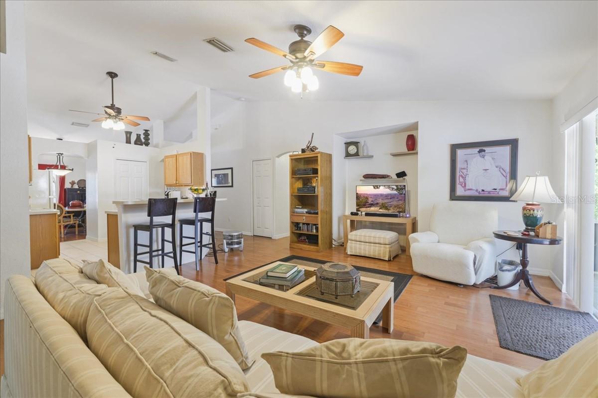 3322 Hampton St Property Photo 17