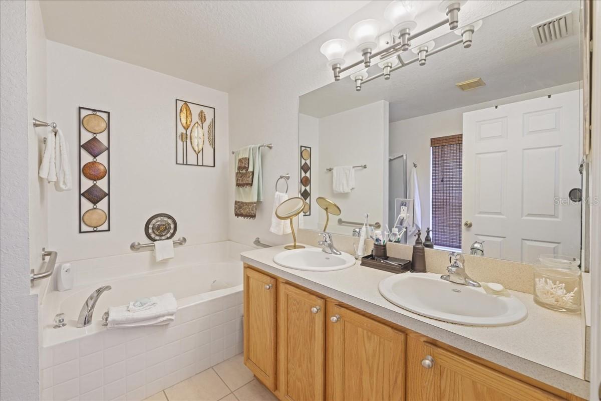3322 Hampton St Property Photo 24