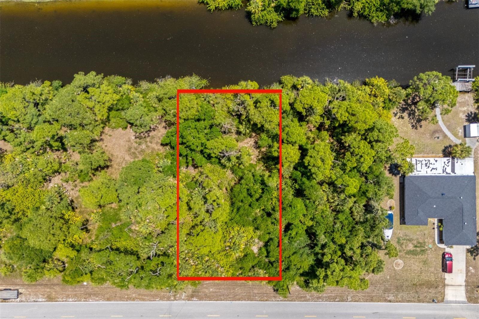 2042 COMO ST Property Photo 1