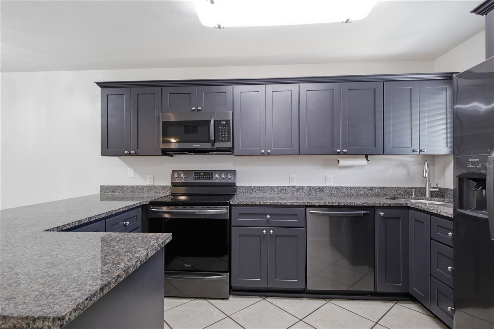 6033 34th St W #136 Property Photo 10