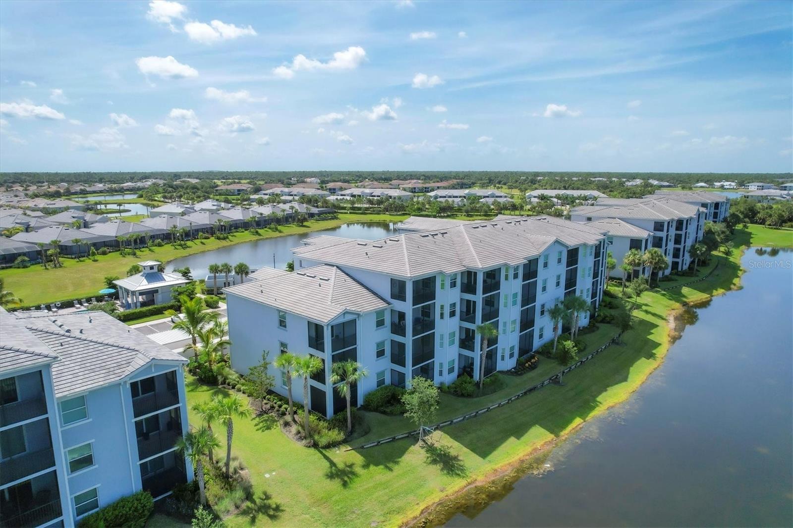14071 Heritage Landing Blvd #326 Property Photo 27
