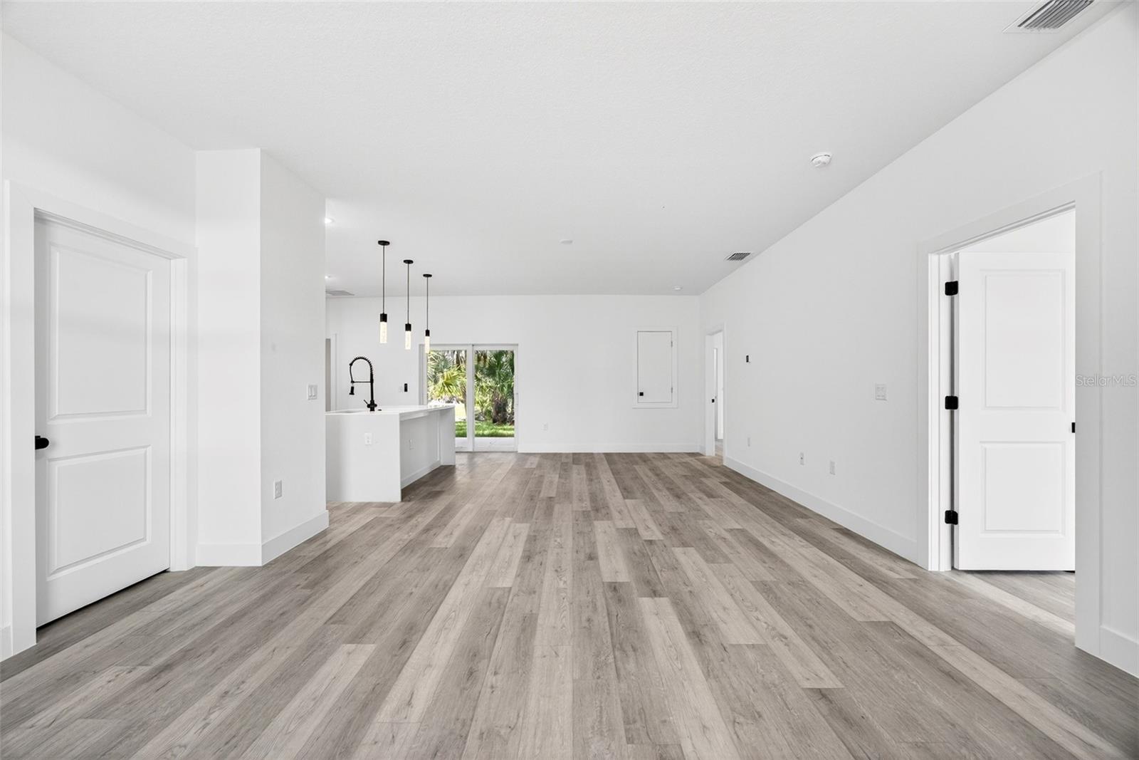 3288 Tishman Ave Property Photo 5