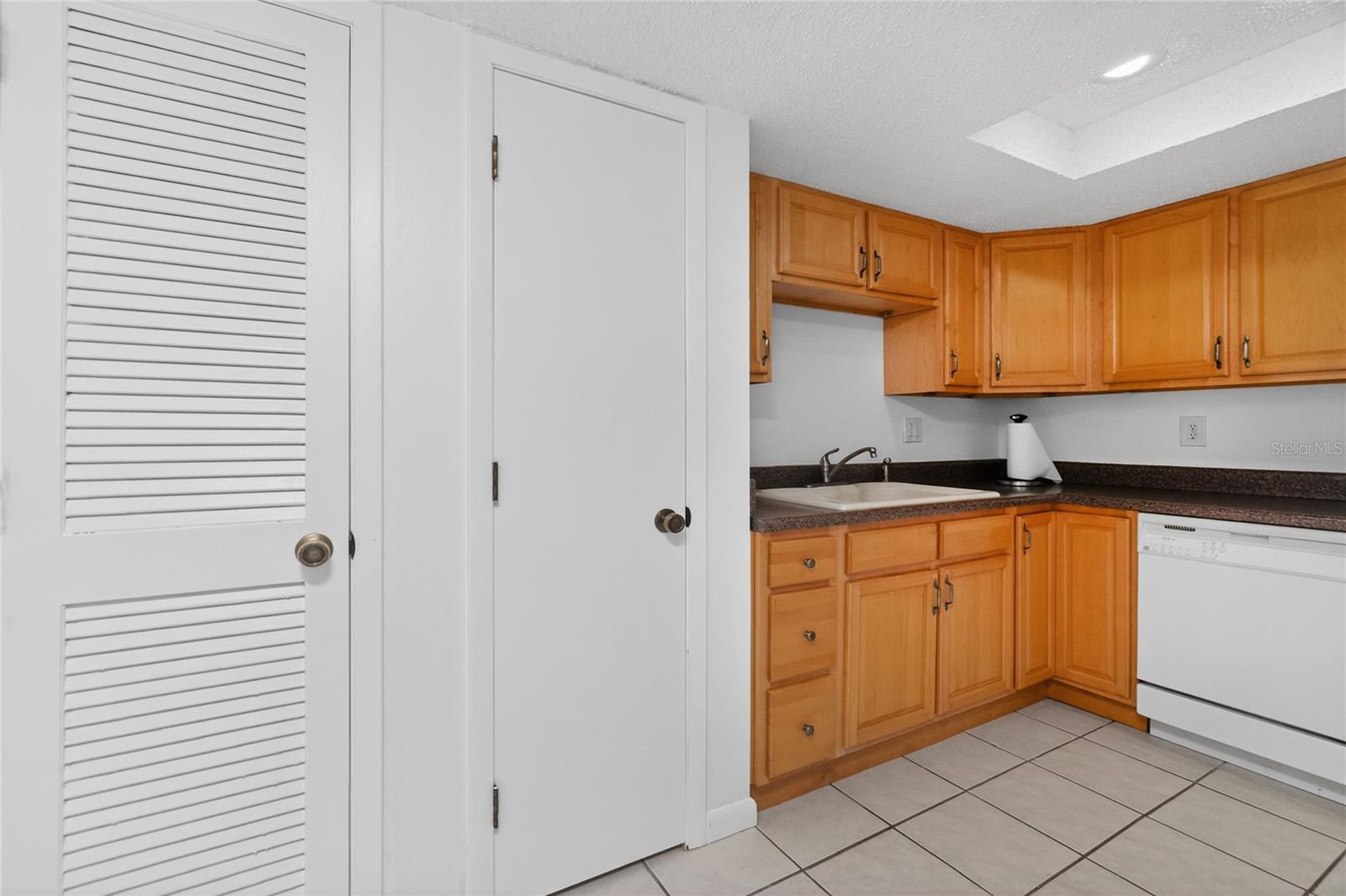 1217 Aqui Esta Dr #8 Property Photo 14