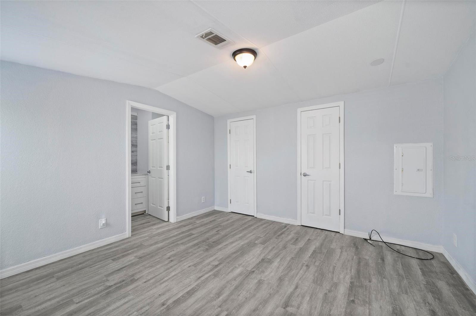 1000 Kings Hwy #101 Property Photo 11