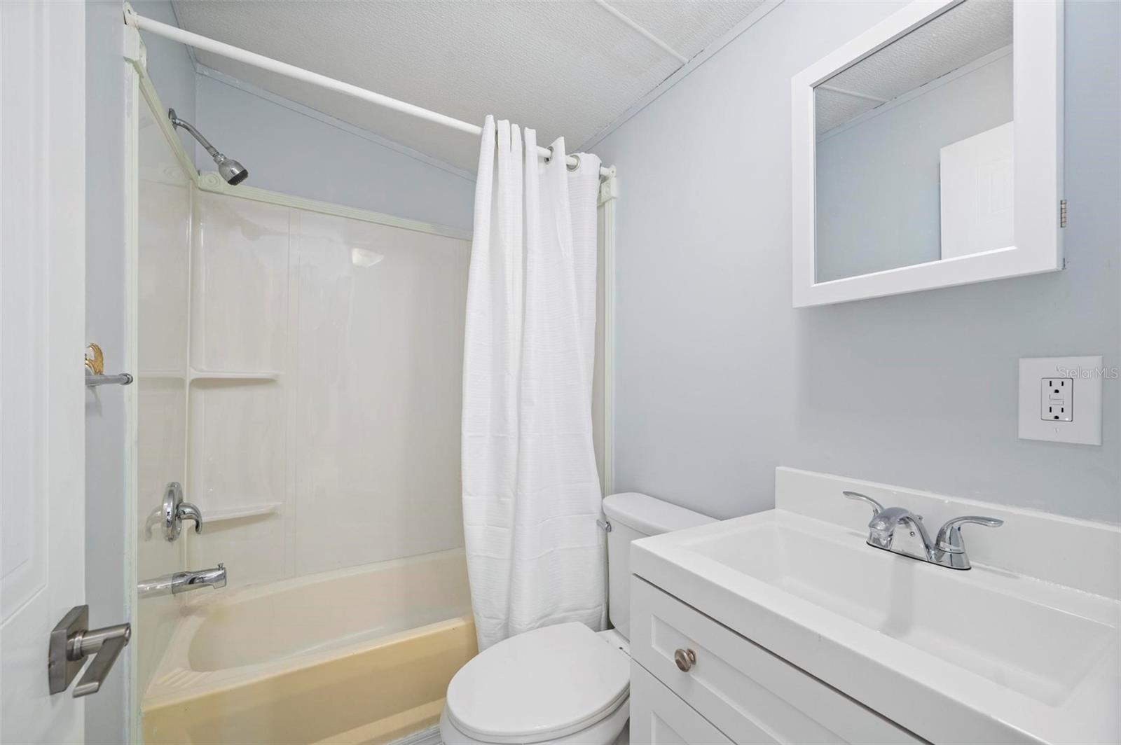 1000 Kings Hwy #101 Property Photo 17