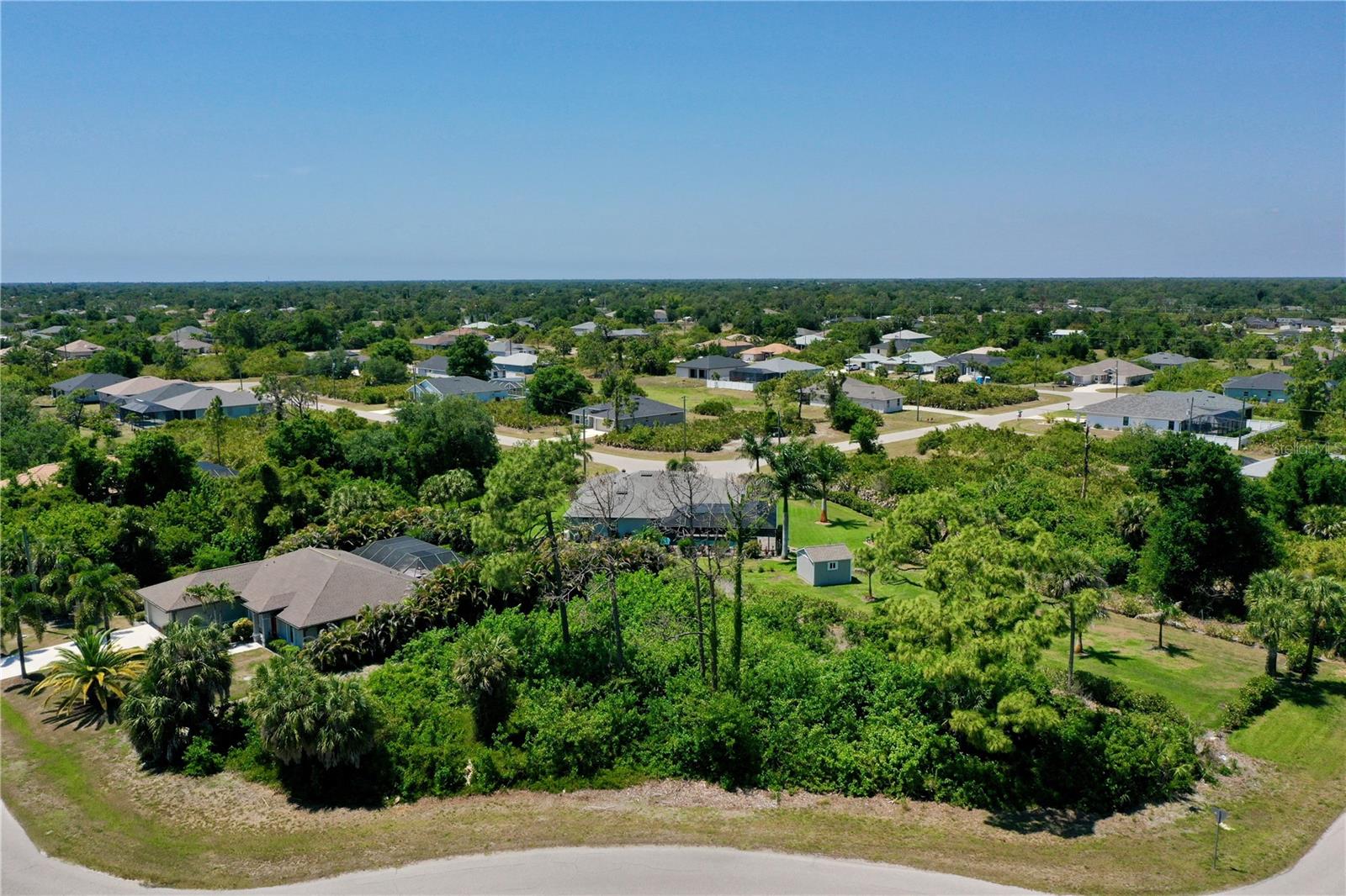 125 AUSTRALIAN DR Property Photo 1